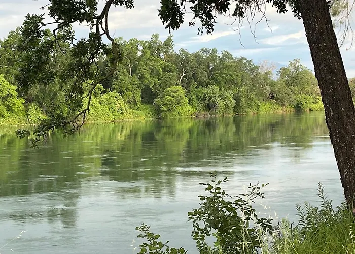 Three Bedroom River Access