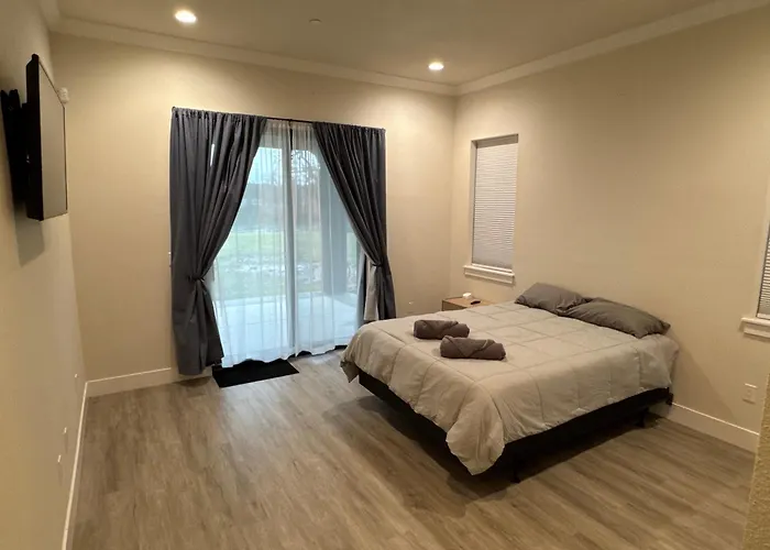 Three Bedroom River Access